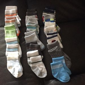 17 pairs of baby socks